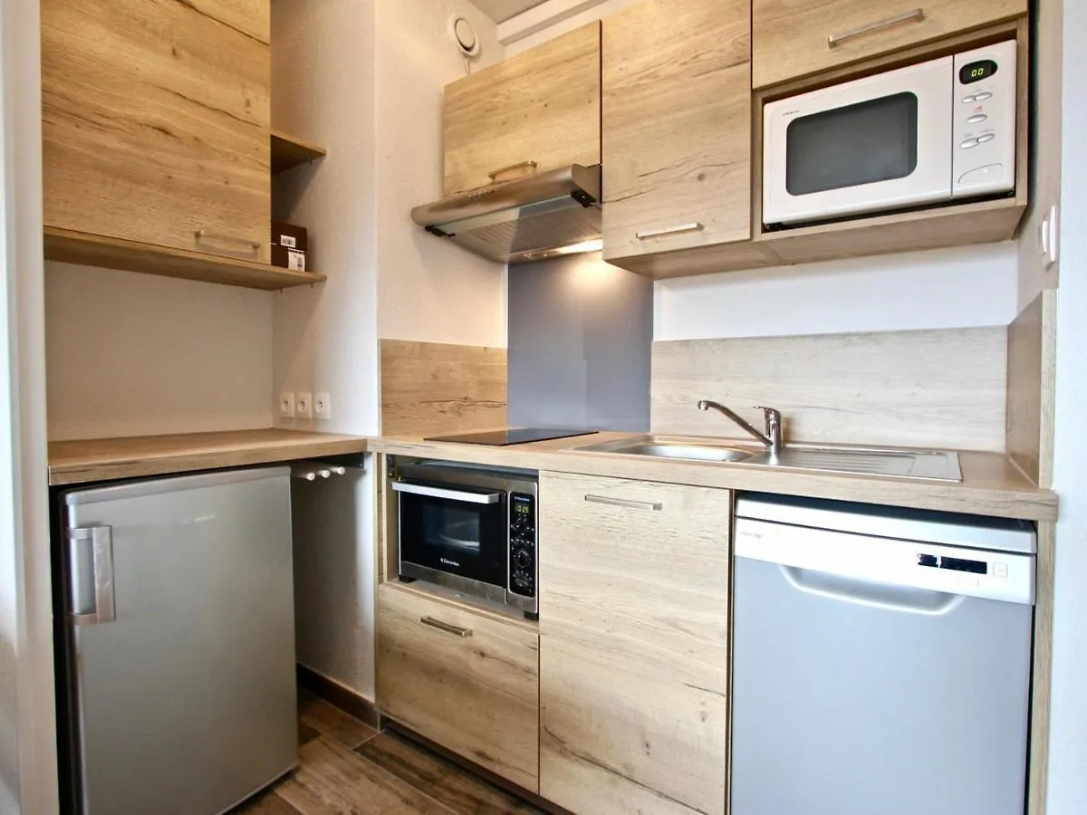 Studio-Cabine 4/5 Pers. Avec Balcon Sud, Proche Pistes Et Commerces, Chamrousse 1650 - Fr-1-340-55 Apartment 0*,  France